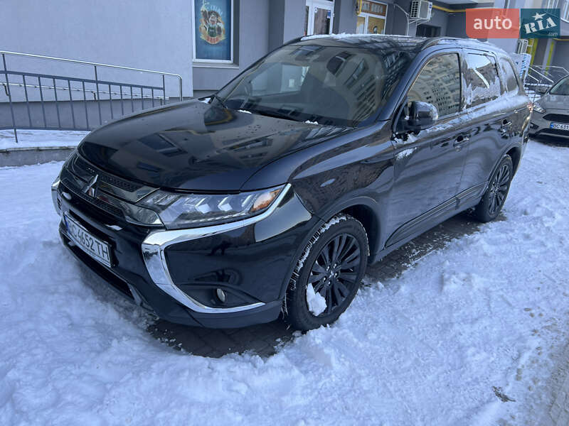 Mitsubishi Outlander 2020