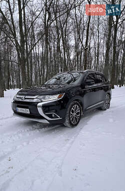 Позашляховик / Кросовер Mitsubishi Outlander 2015 в Зіньківі