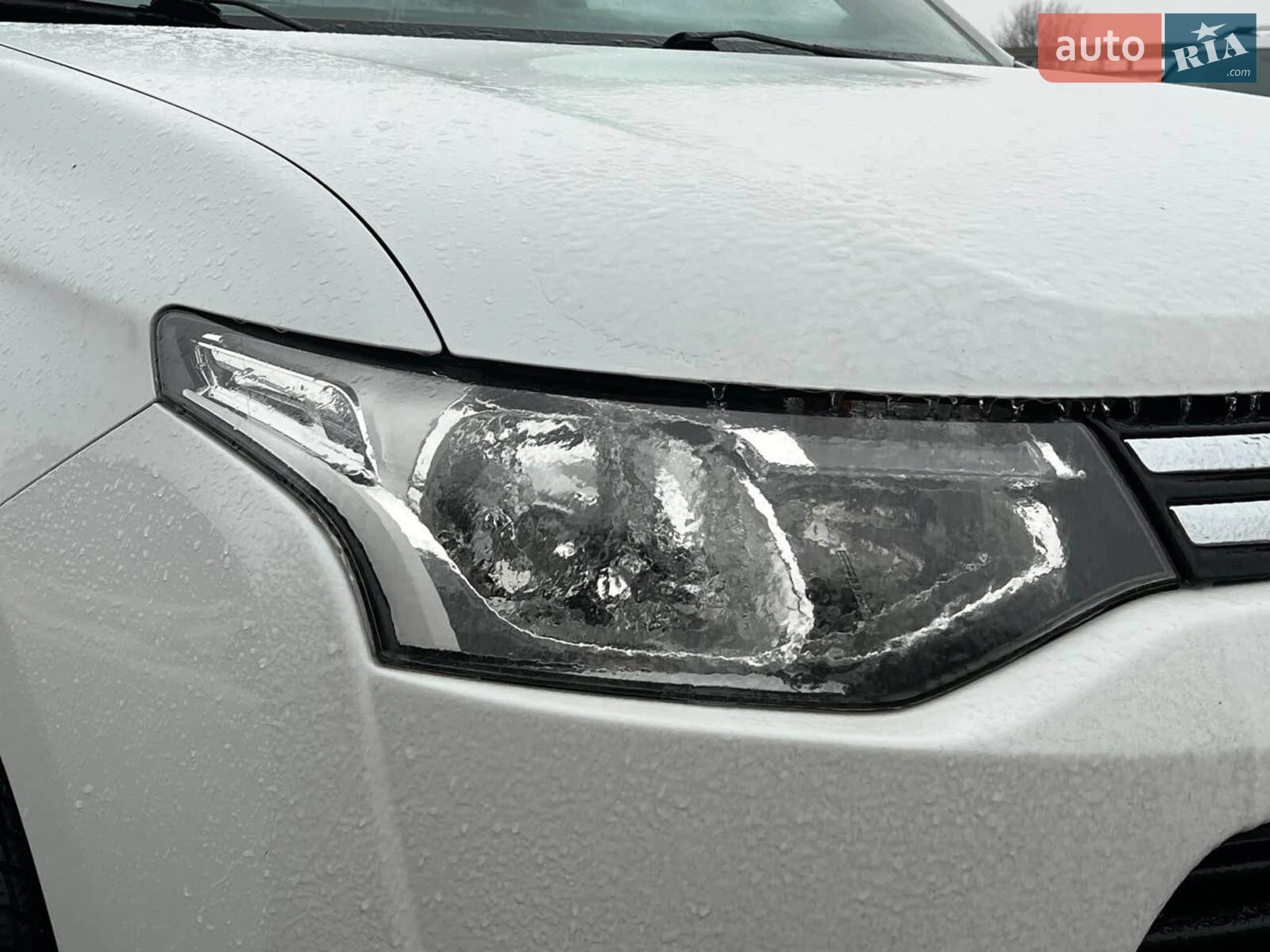 2012 Mitsubishi Outlander - мініатюра 12