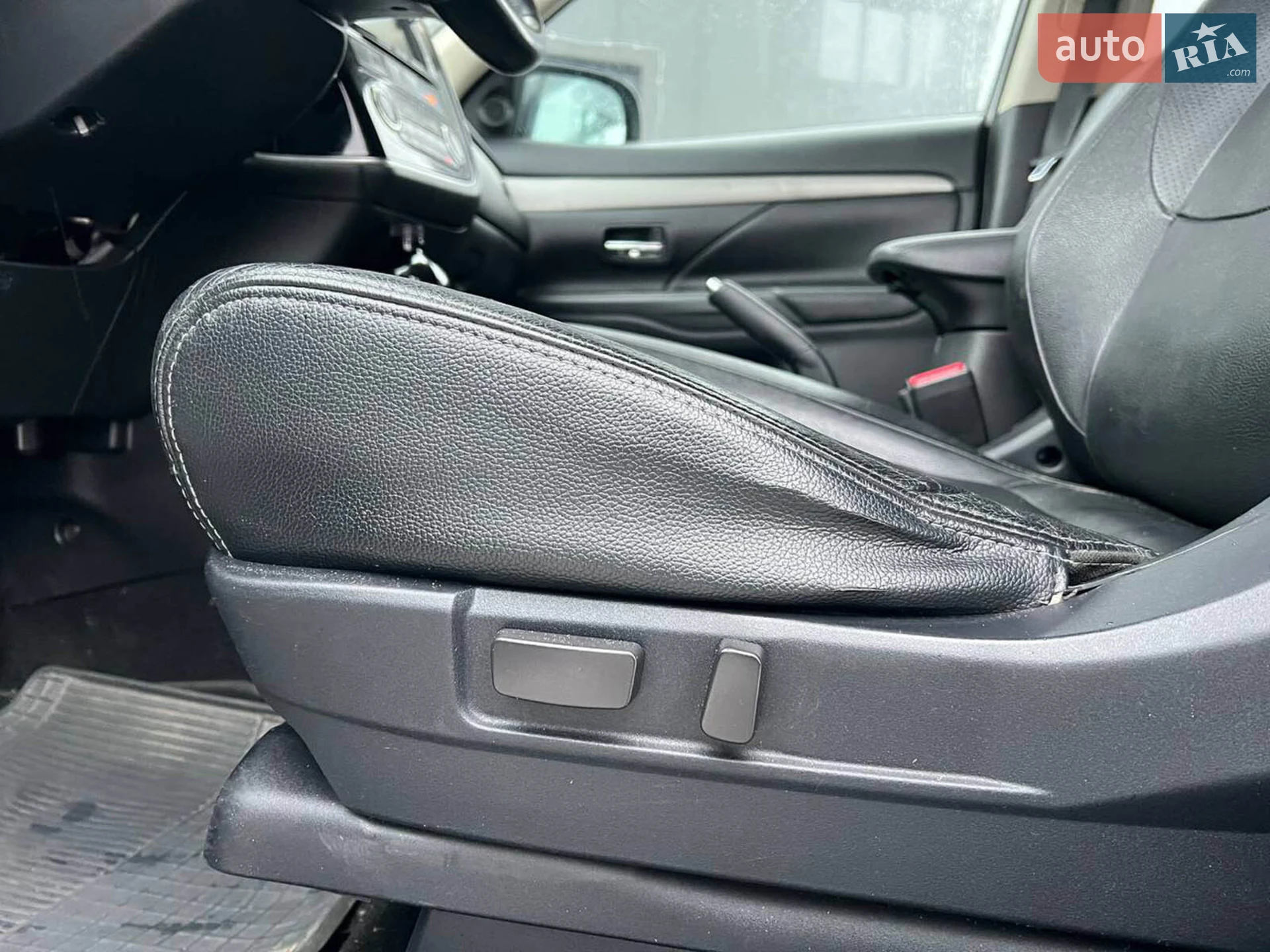 2012 Mitsubishi Outlander - мініатюра 18