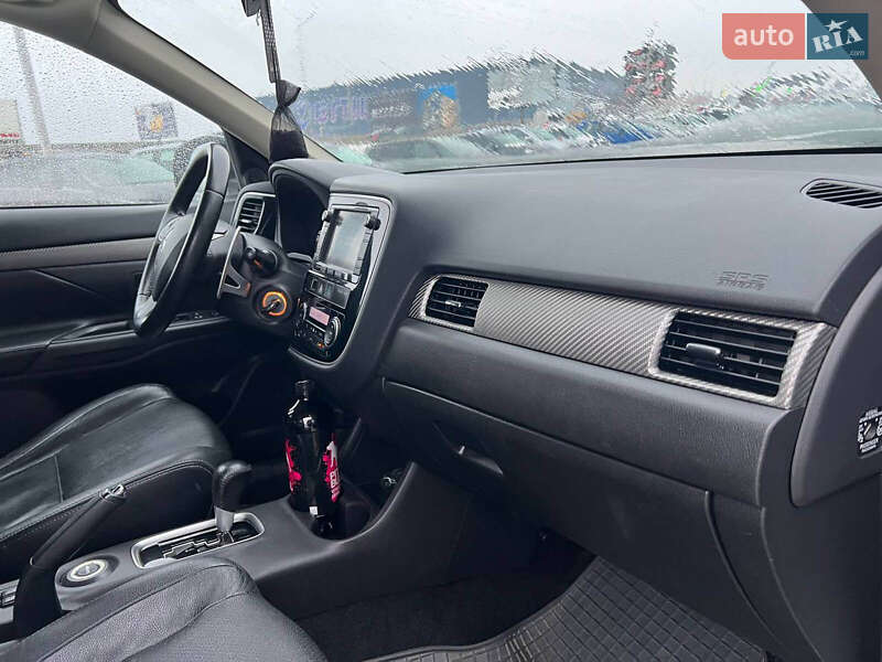 Внедорожник / Кроссовер Mitsubishi Outlander 2012 в Львове фото 37 Внедорожник / Кроссовер Mitsubishi Outlander 2012 в Львове