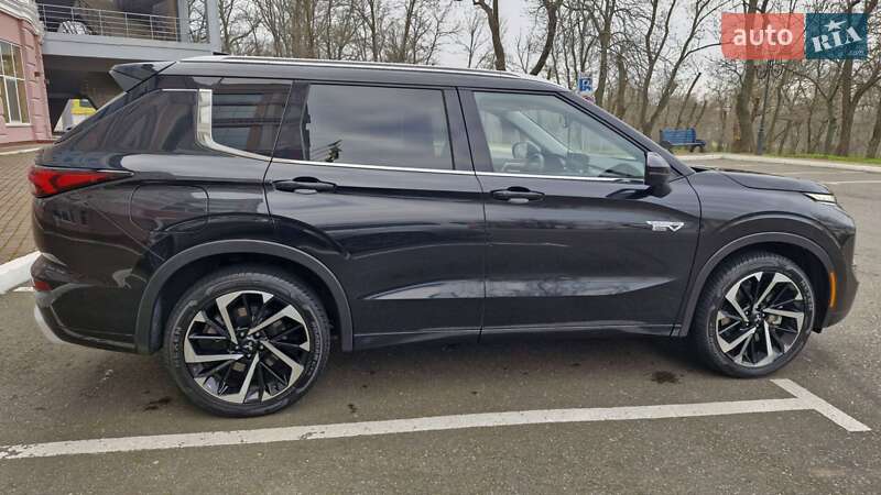Внедорожник / Кроссовер Mitsubishi Outlander 2023 в Одессе