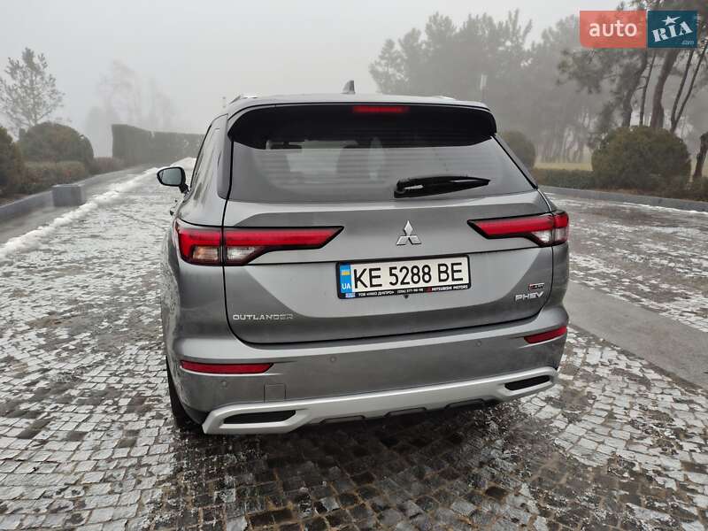Внедорожник / Кроссовер Mitsubishi Outlander 2023 в Днепре