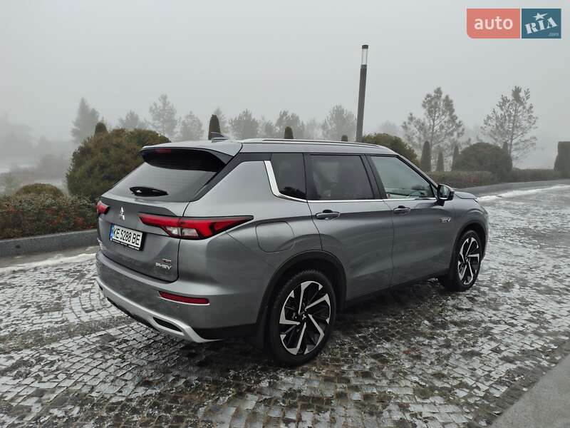 Внедорожник / Кроссовер Mitsubishi Outlander 2023 в Днепре