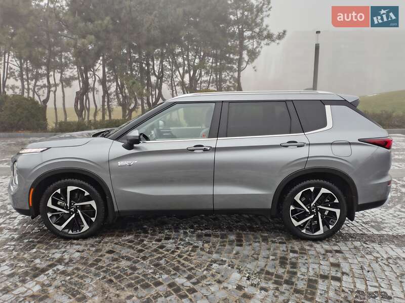Внедорожник / Кроссовер Mitsubishi Outlander 2023 в Днепре