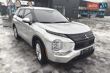 Позашляховик / Кросовер Mitsubishi Outlander 2021 в Львові