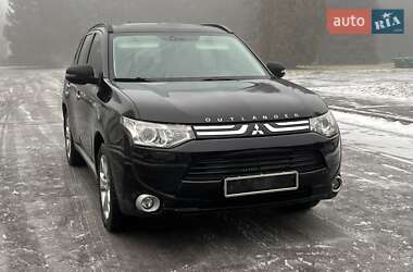 Внедорожник / Кроссовер Mitsubishi Outlander 2014 в Желтых Водах