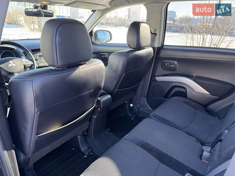 Внедорожник / Кроссовер Mitsubishi Outlander 2010 в Полтаве