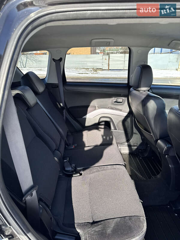 Внедорожник / Кроссовер Mitsubishi Outlander 2010 в Полтаве