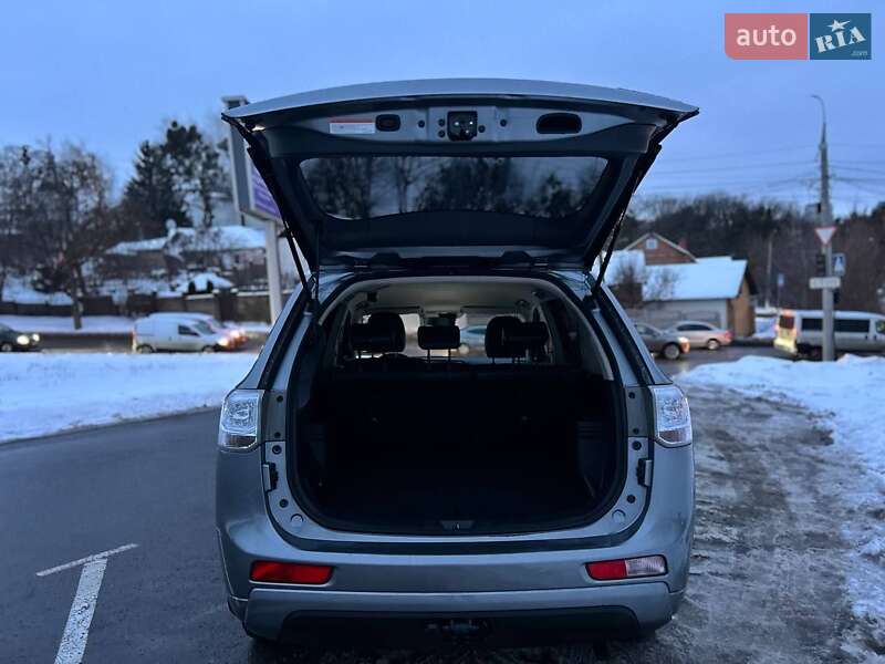 Внедорожник / Кроссовер Mitsubishi Outlander 2015 в Виннице