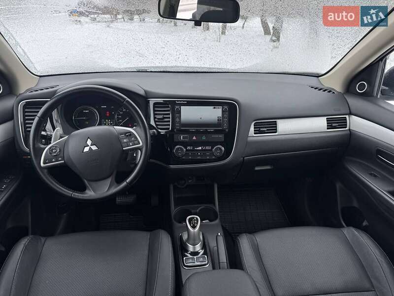Внедорожник / Кроссовер Mitsubishi Outlander 2015 в Виннице