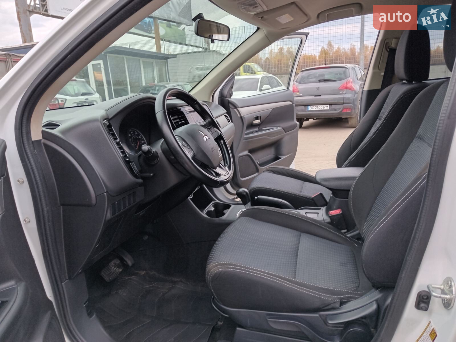 2016 Mitsubishi Outlander - мініатюра 12