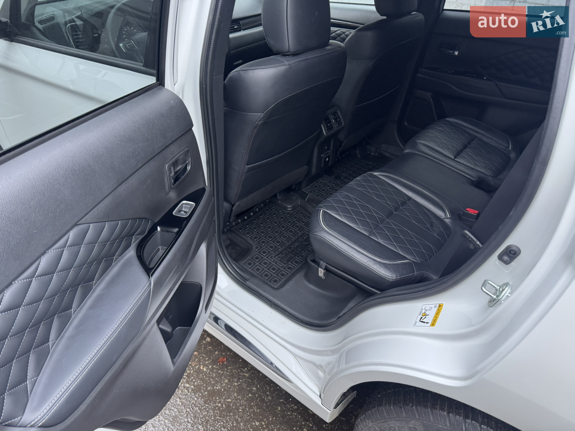 2022 Mitsubishi Outlander - мініатюра 25