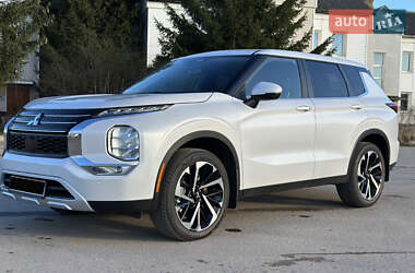 Внедорожник / Кроссовер Mitsubishi Outlander 2022 в Ровно