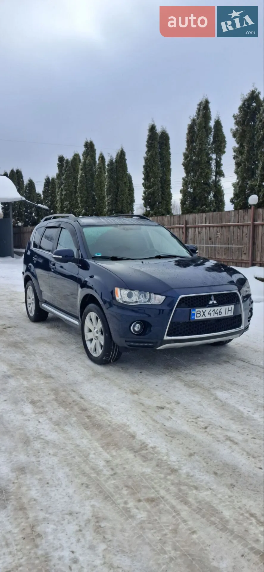 2011 Mitsubishi Outlander - фото 1