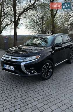 Внедорожник / Кроссовер Mitsubishi Outlander 2017 в Львове