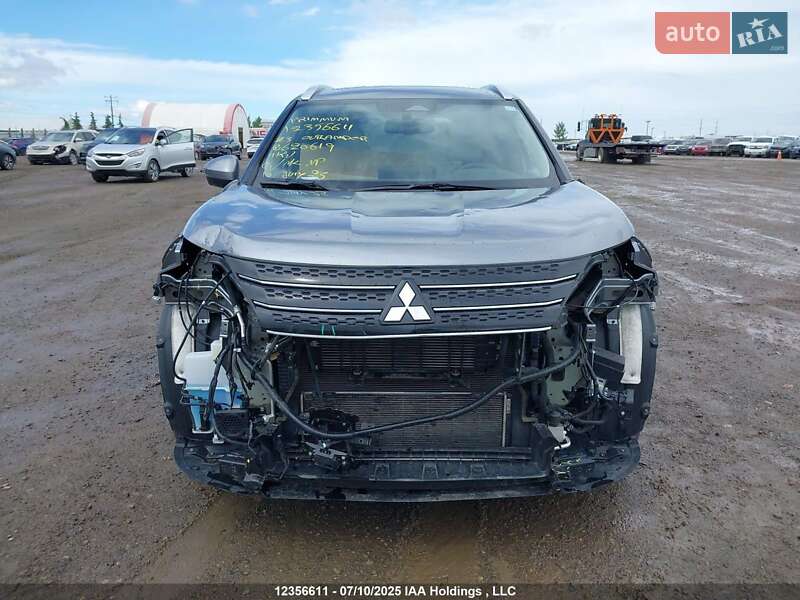 Внедорожник / Кроссовер Mitsubishi Outlander 2023 в Днепре