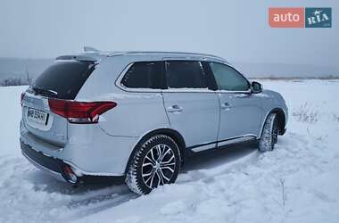 Внедорожник / Кроссовер Mitsubishi Outlander 2017 в Виннице