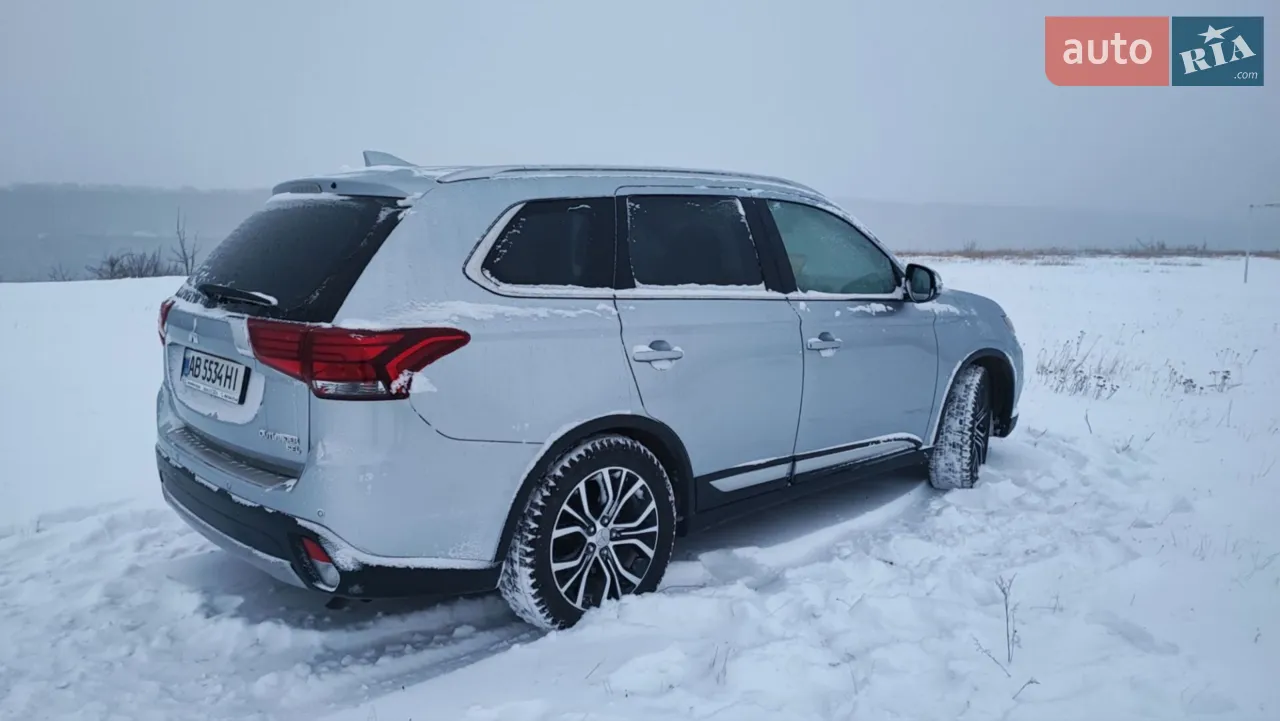 2017 Mitsubishi Outlander - мініатюра 9