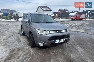 Внедорожник / Кроссовер Mitsubishi Outlander 2013 в Буче