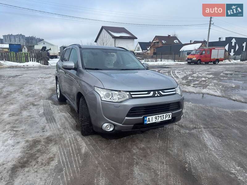 Mitsubishi Outlander 2013