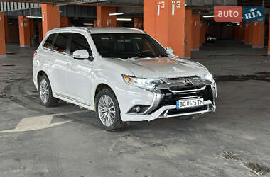 Позашляховик / Кросовер Mitsubishi Outlander 2021 в Львові