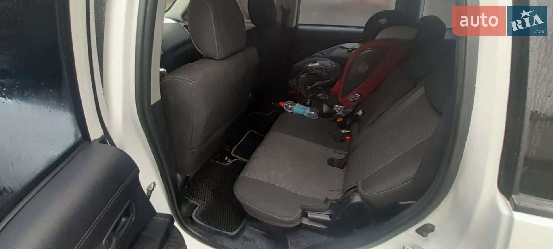 2010 Mitsubishi Outlander - мініатюра 12