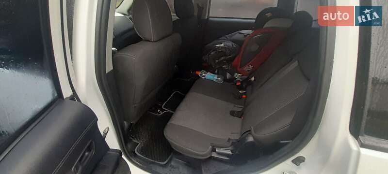 Внедорожник / Кроссовер Mitsubishi Outlander 2010 в Богуславе фото 12 Внедорожник / Кроссовер Mitsubishi Outlander 2010 в Богуславе