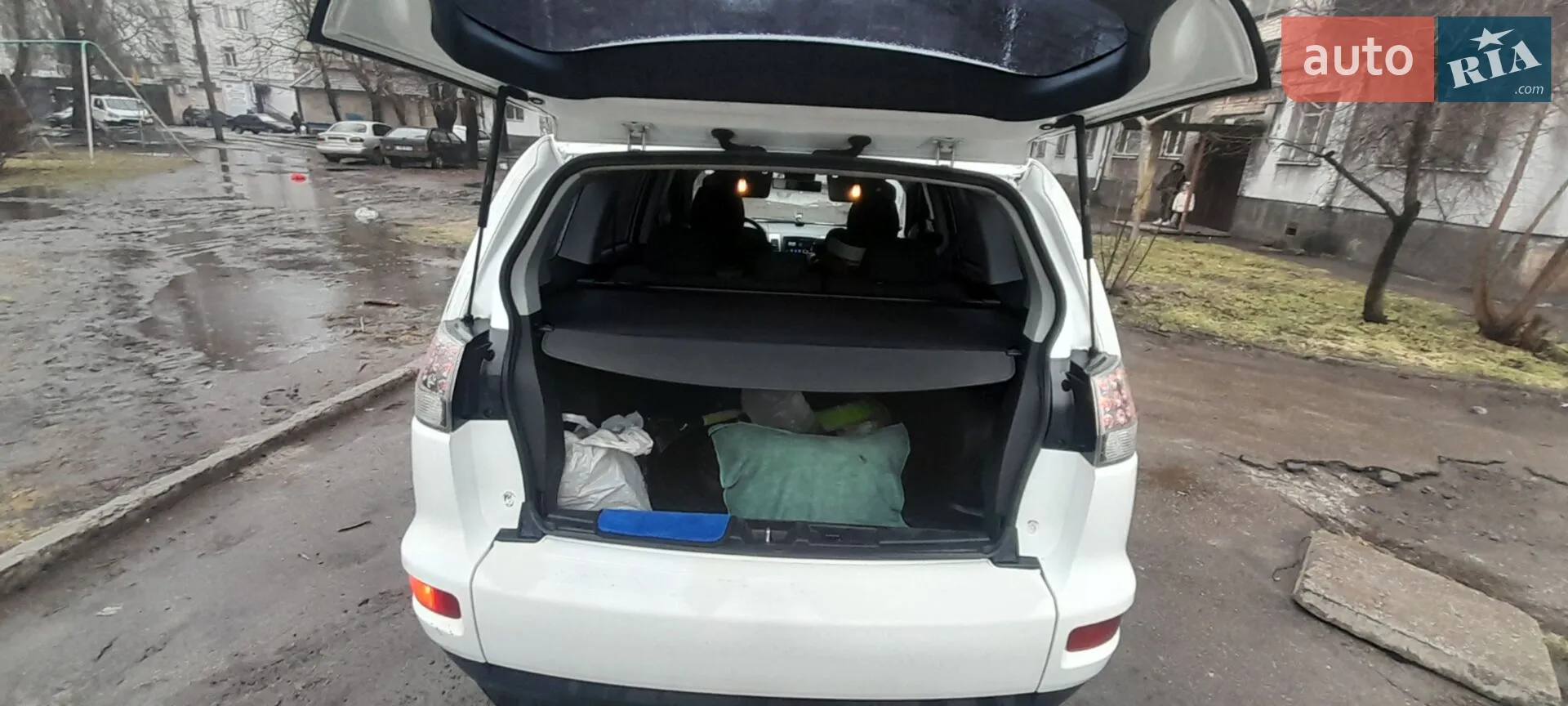 2010 Mitsubishi Outlander - мініатюра 11