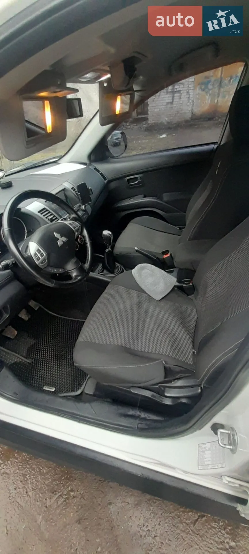 2010 Mitsubishi Outlander - мініатюра 13