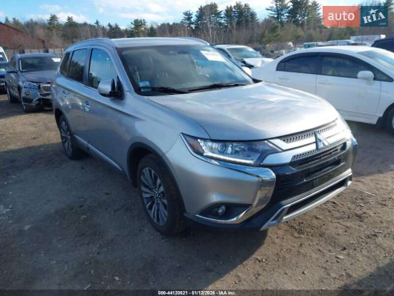 Внедорожник / Кроссовер Mitsubishi Outlander 2020 в Хмельницком
