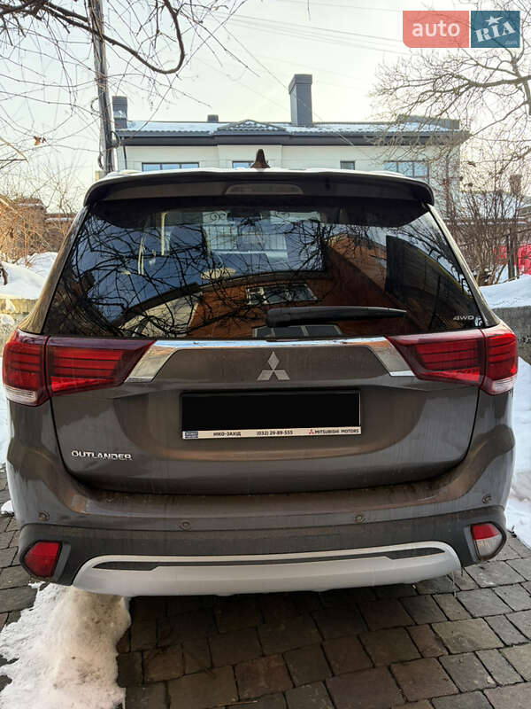 Внедорожник / Кроссовер Mitsubishi Outlander 2019 в Львове