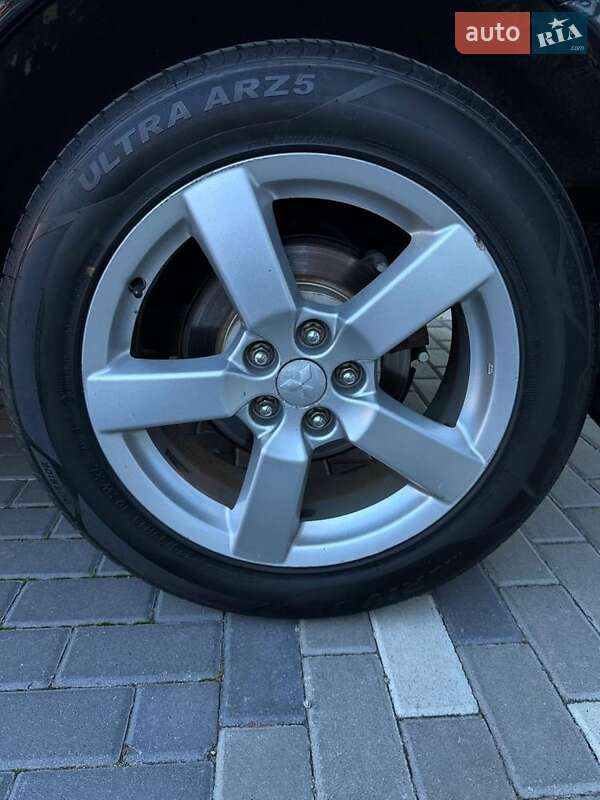 Внедорожник / Кроссовер Mitsubishi Outlander 2007 в Карловке