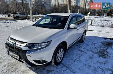 Внедорожник / Кроссовер Mitsubishi Outlander 2021 в Харькове