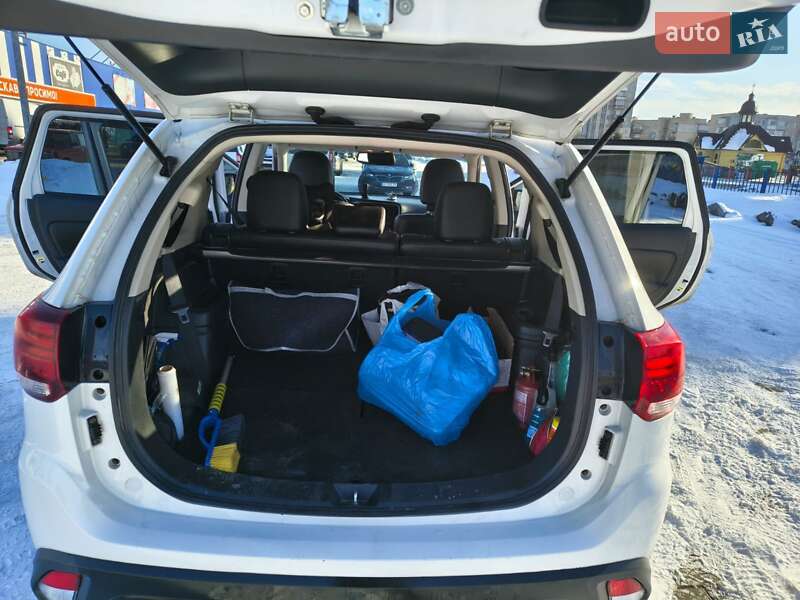 Внедорожник / Кроссовер Mitsubishi Outlander 2017 в Шептицькому