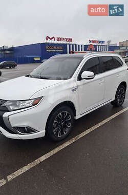 Внедорожник / Кроссовер Mitsubishi Outlander 2018 в Ивано-Франковске