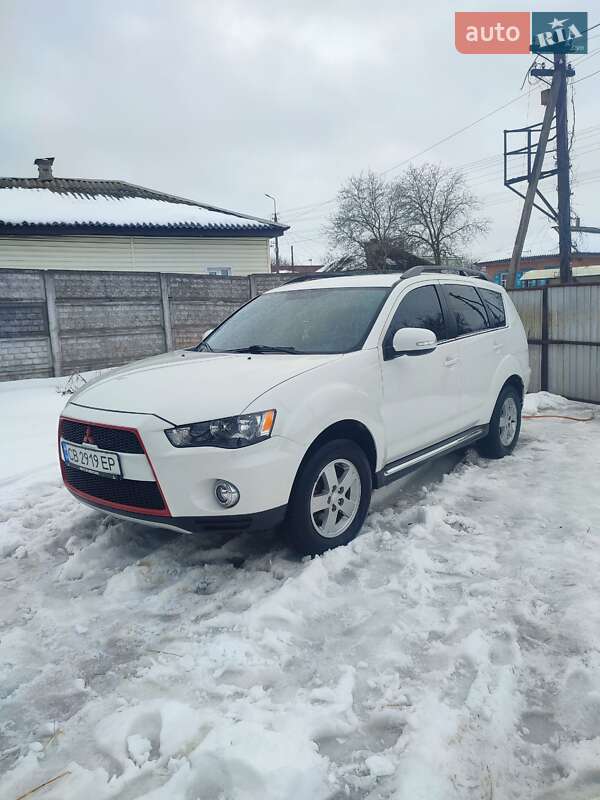 Mitsubishi Outlander 2012