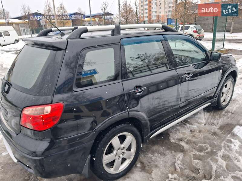 Внедорожник / Кроссовер Mitsubishi Outlander 2005 в Буче