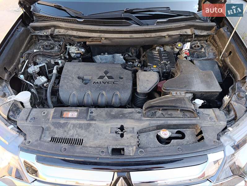 Внедорожник / Кроссовер Mitsubishi Outlander 2016 в Белой Церкви