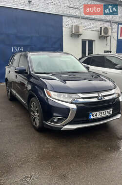 Позашляховик / Кросовер Mitsubishi Outlander 2015 в Києві