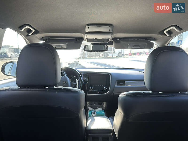 Внедорожник / Кроссовер Mitsubishi Outlander 2021 в Львове