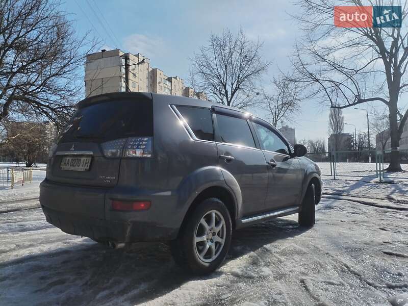 Внедорожник / Кроссовер Mitsubishi Outlander 2010 в Киеве