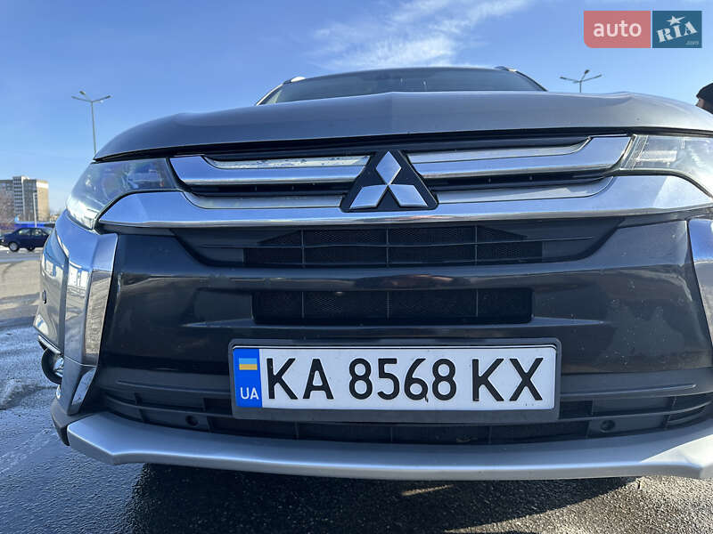 Внедорожник / Кроссовер Mitsubishi Outlander 2018 в Киеве