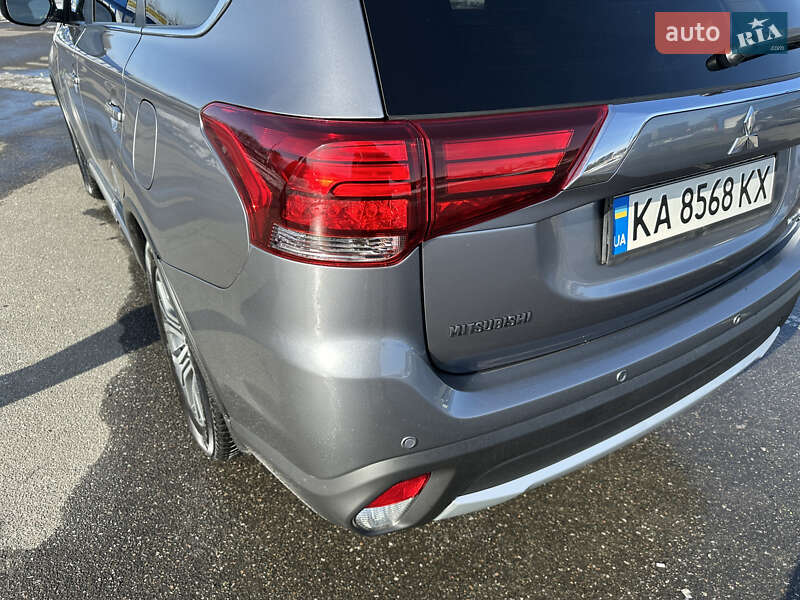 Внедорожник / Кроссовер Mitsubishi Outlander 2018 в Киеве