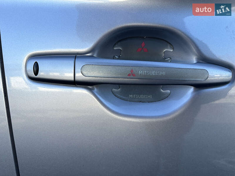 Внедорожник / Кроссовер Mitsubishi Outlander 2018 в Киеве