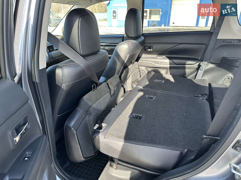 Внедорожник / Кроссовер Mitsubishi Outlander 2018 в Киеве