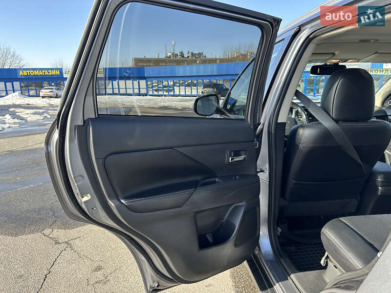 Внедорожник / Кроссовер Mitsubishi Outlander 2018 в Киеве