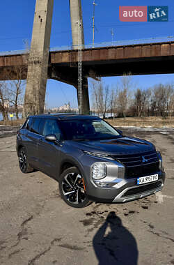 Внедорожник / Кроссовер Mitsubishi Outlander 2021 в Киеве