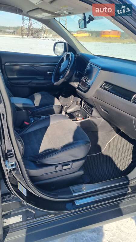 Внедорожник / Кроссовер Mitsubishi Outlander 2019 в Харькове фото 9 Внедорожник / Кроссовер Mitsubishi Outlander 2019 в Харькове