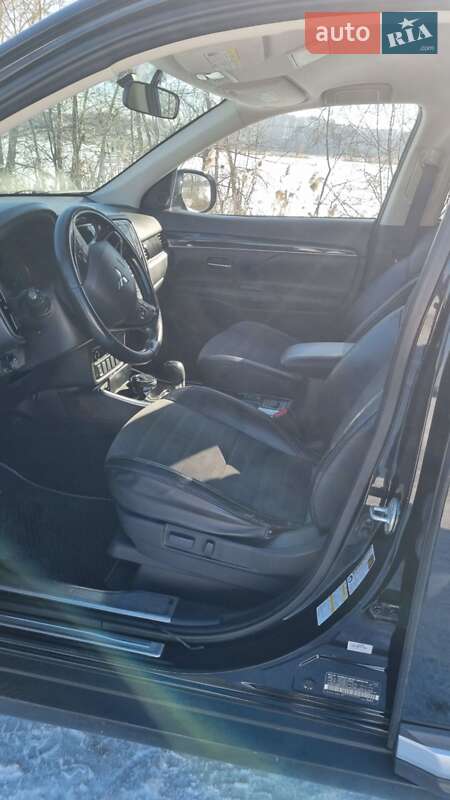 Внедорожник / Кроссовер Mitsubishi Outlander 2019 в Харькове фото 15 Внедорожник / Кроссовер Mitsubishi Outlander 2019 в Харькове